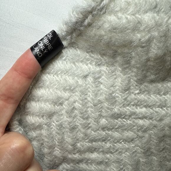 John Branigan Weavers Wool Blend Fringe Scarf Gray Cream Herringbone Womens NWT - Picture 5 of 12